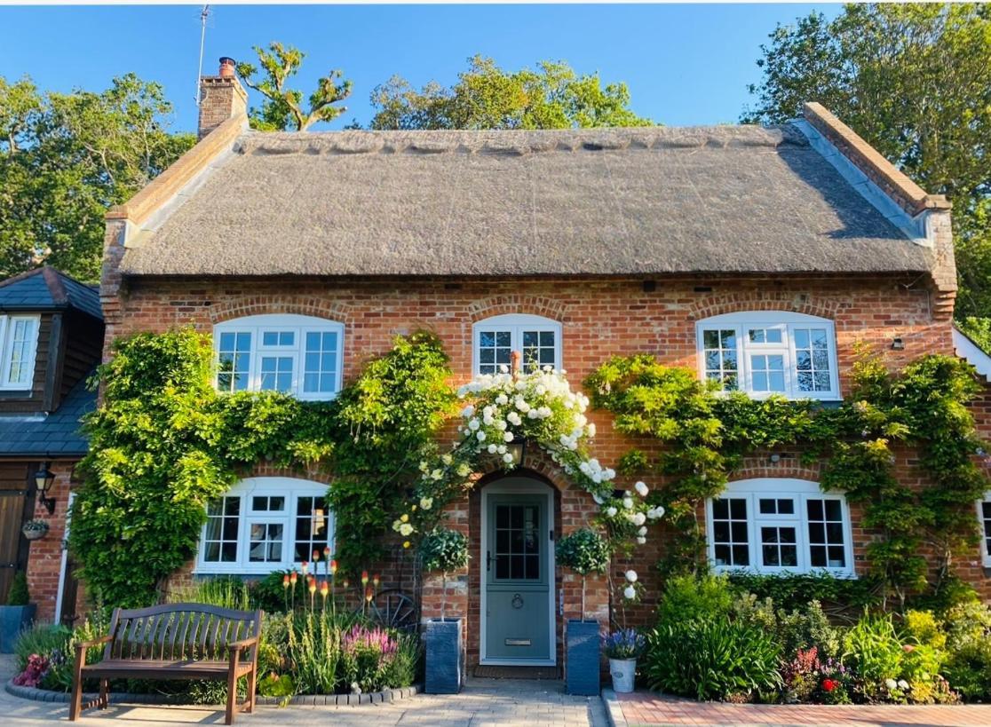 Little Woodside A Beautiful New Forest Self Contained Private Luxury Annexe Нью Милтон Экстерьер фото